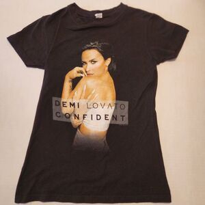 Tultex Demi Lovato Confident Youth Graphic SS Black Sm.